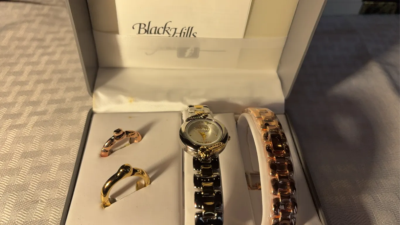 Black Hills Ladies Wristwatch