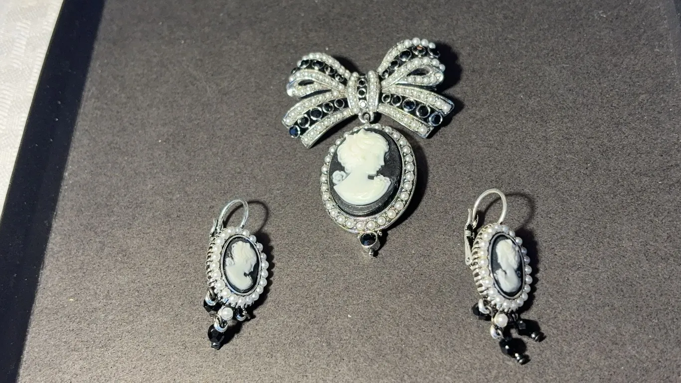 Ben-Amun Matching Cameo Pin and Earrings Set