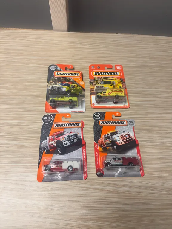 MATCHBOX: 2019 Ford F550 super duty Dash 2023 international work star ambulance – 2016 Ford F550 sup