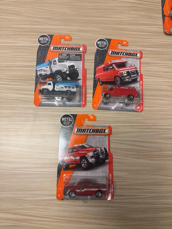 MATCHBOX 2016: rapid rescue #90–95 custom Chevy van #87–15 ram 1500#62