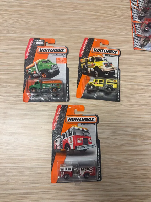 MATCHBOX 2013: rapid rescue #103 – international works star Rush firetruck #89 – Pierce – fire engin