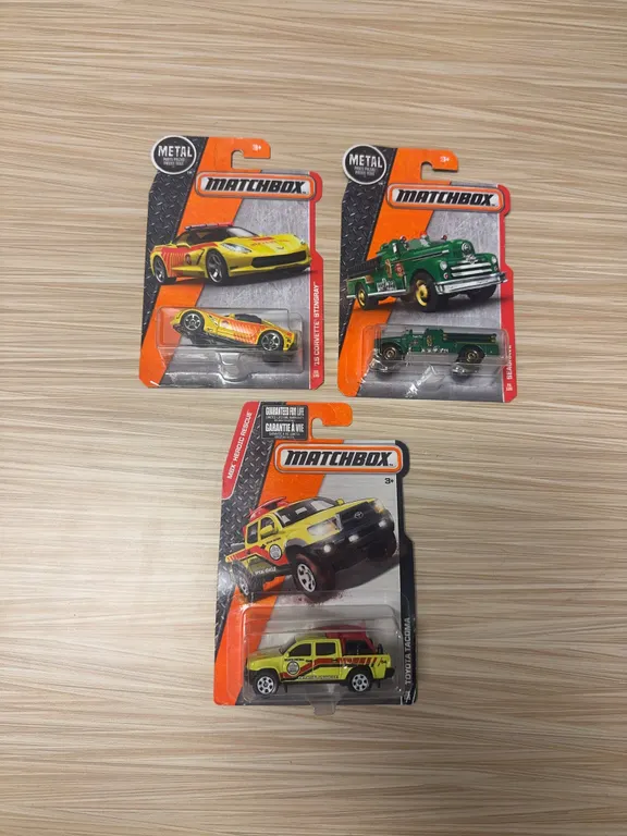 MATCHBOX 2015: 15 Corvette stingray #63 – Seagrave #70 – Toyota Tacoma #75
