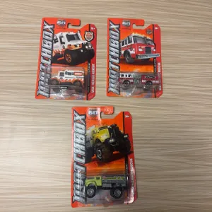 MATCHBOX 2012: MBX heroic rescue 4 x 4 scrambulance #73 – Pierce Dash fire engine #67 – flame smashe