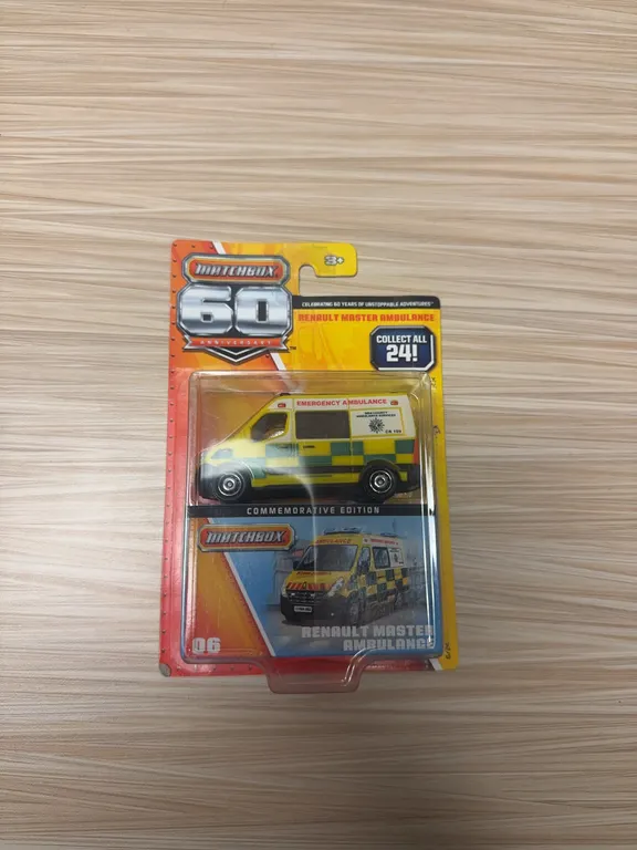 MATCHBOX : 60 anniversary Reno master ambulance 