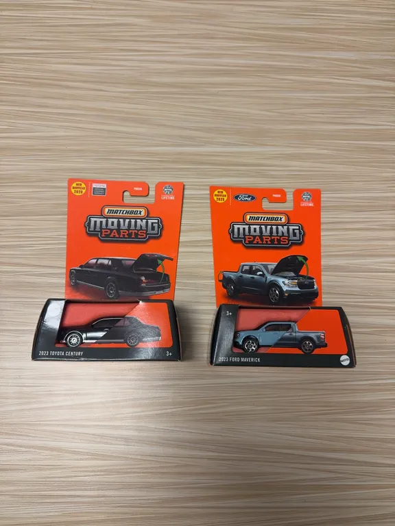 MATCHBOX MOVING PARTS : 2023 Toyota Century - 2023 Ford Maverick