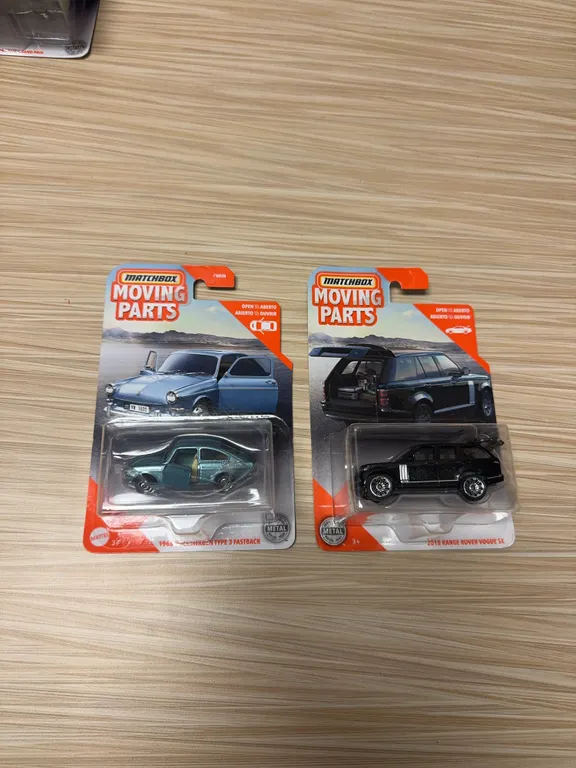MATCHBOX MOVING PARTS : 1965 Volkswagen type three fastback -2018 Range Rover Vogue SE 