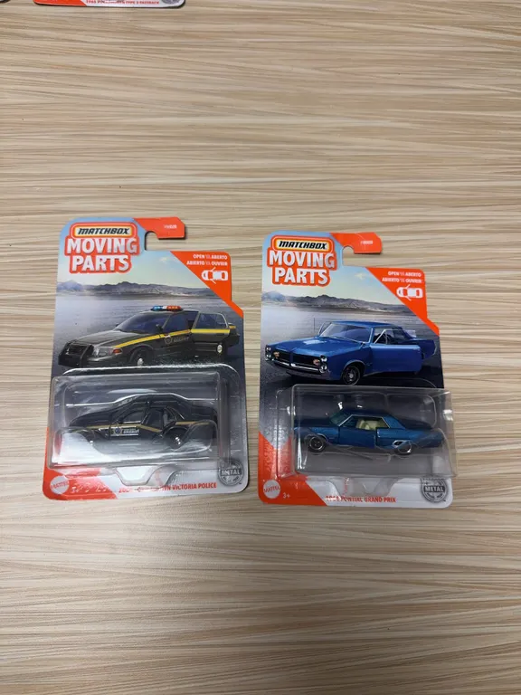 MATCHBOX MOVING PARTS : 2006 Ford crown, Victoria police -1964 Pontiac, Grand Prix