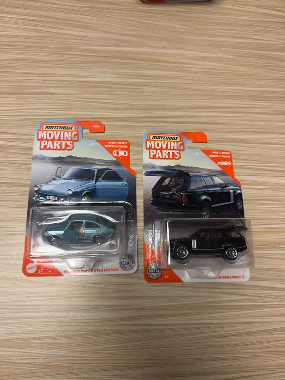 MATCHBOX MOVING PARTS : 1965 Volkswagen type three fastback -2018 Range Rover vogue SE 