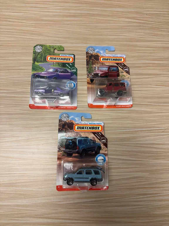 MATCHBOX MOVING PARTS : 64 Pontiac, Grand Prix – 62 Jeep Willys wagon - 2000 Nissan Xterra