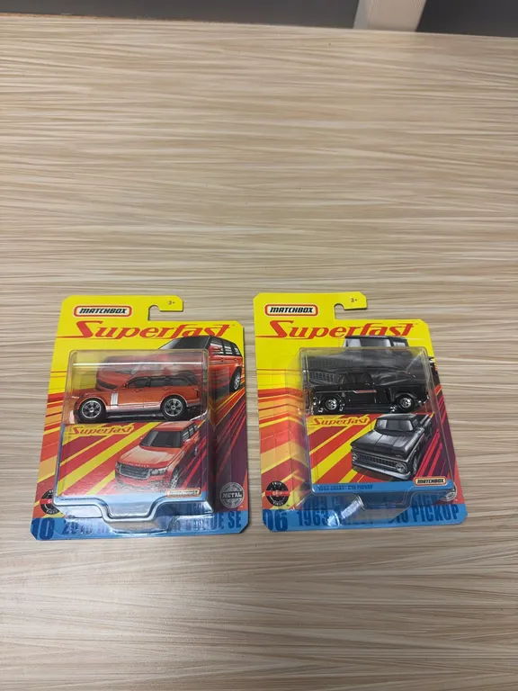 MATCHBOX SUPERFAST : 2018 Range Rover Vogue SE – 1963 Chevy C 10 pick up