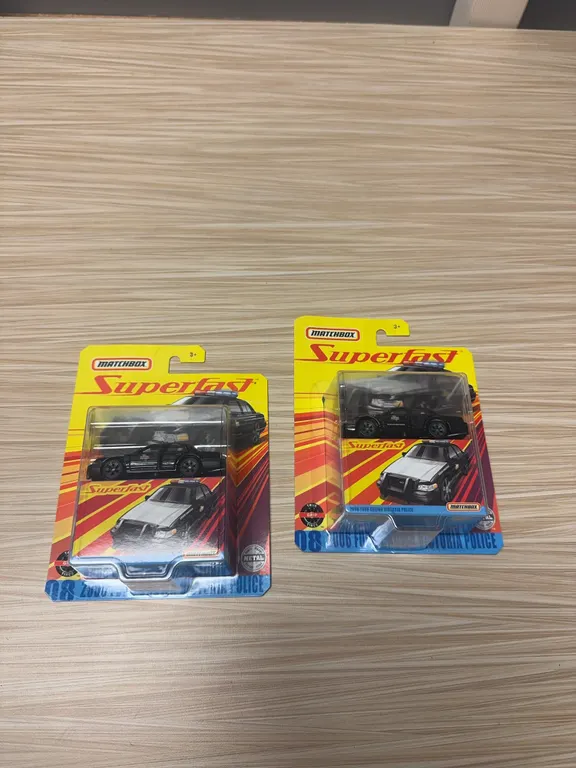 MATCHBOX SUPERFAST 2006 Ford Crown Victoria Police (2)