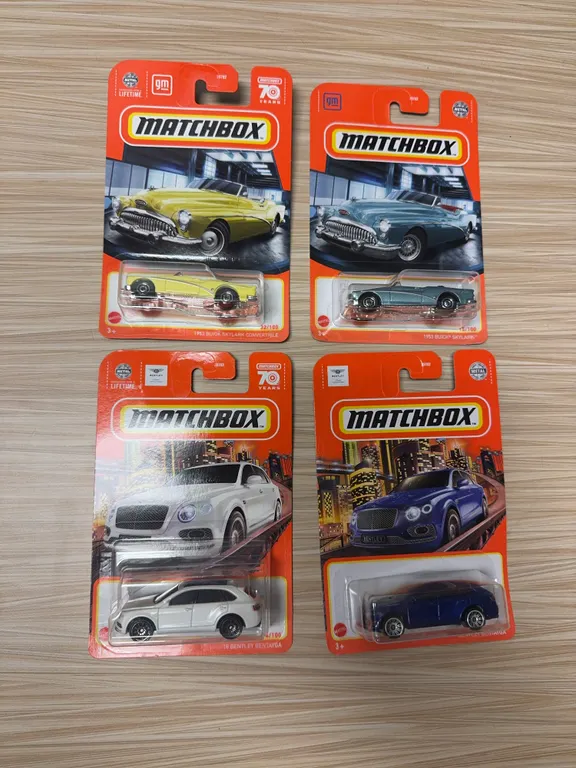 MATCHBOX: 1953 Buick Skyler convertible / Bentley Bentayga
