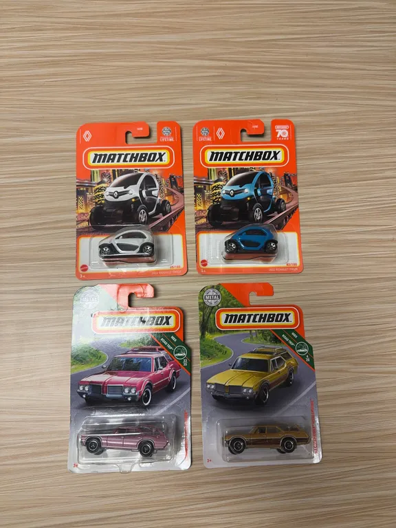 MATCHBOX: 2022 Renault Twizy / Oldsmobile Vista Cruiser