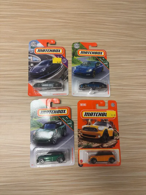 MATCHBOX: 2010 Porsche Panamera / 2011 Mini Countryman
