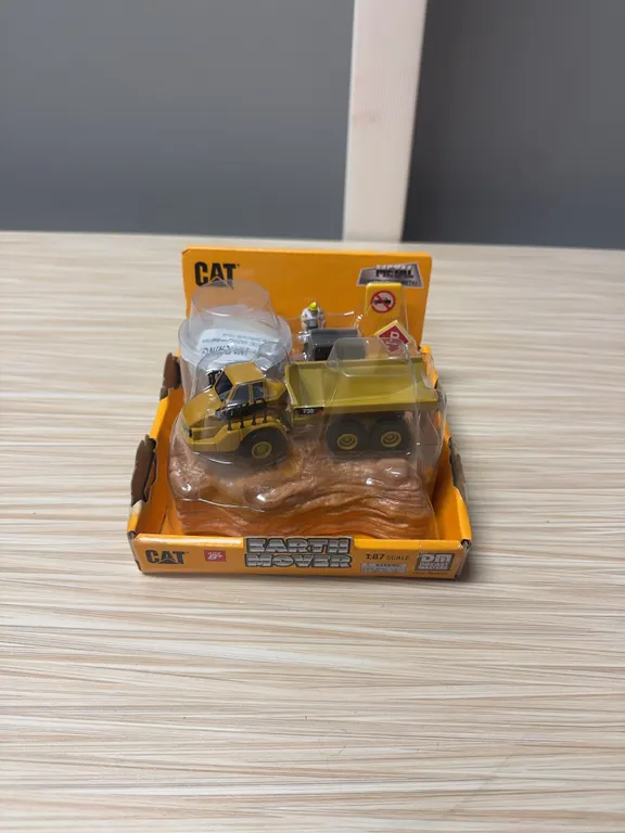 Cat Earth Mover Metal Construction 1:87 Scale