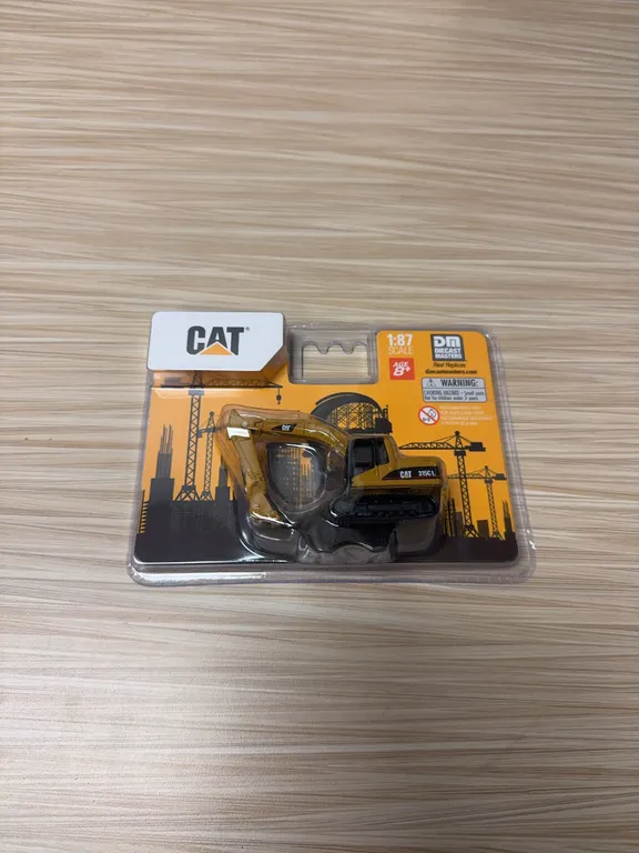 Cat Diecast Masters 1:87 scale Real Replica excavator