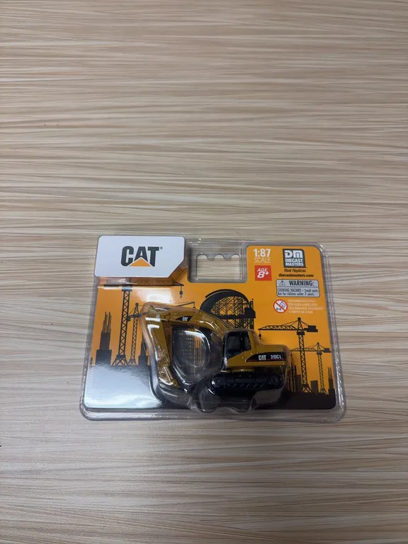 Cat Diecast Masters 1:87 scale Real Replica excavator