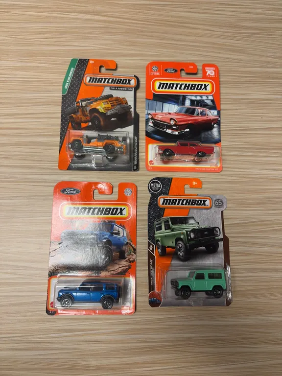 MATCHBOX: Sahara Survivor / 1957 Ford custom 300 / 2021 Ford bronco / Land Rover 90