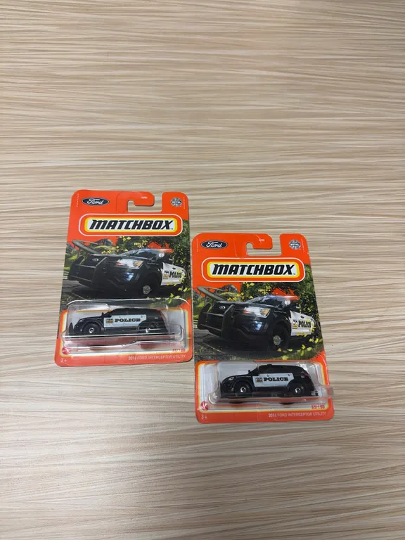 MATCHBOX: 2016 Ford Interceptor Utility (2)