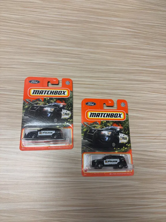 MATCHBOX: 2016 Ford Interceptor Utility (2)