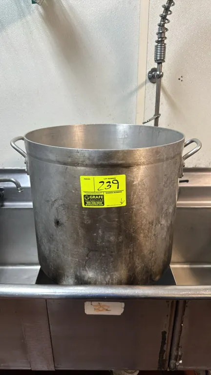 Adcraft PAA-60 60 qt aluminum stock pot. Features 3003 aluminum construction, dual riveted side handles, and NSF certification.