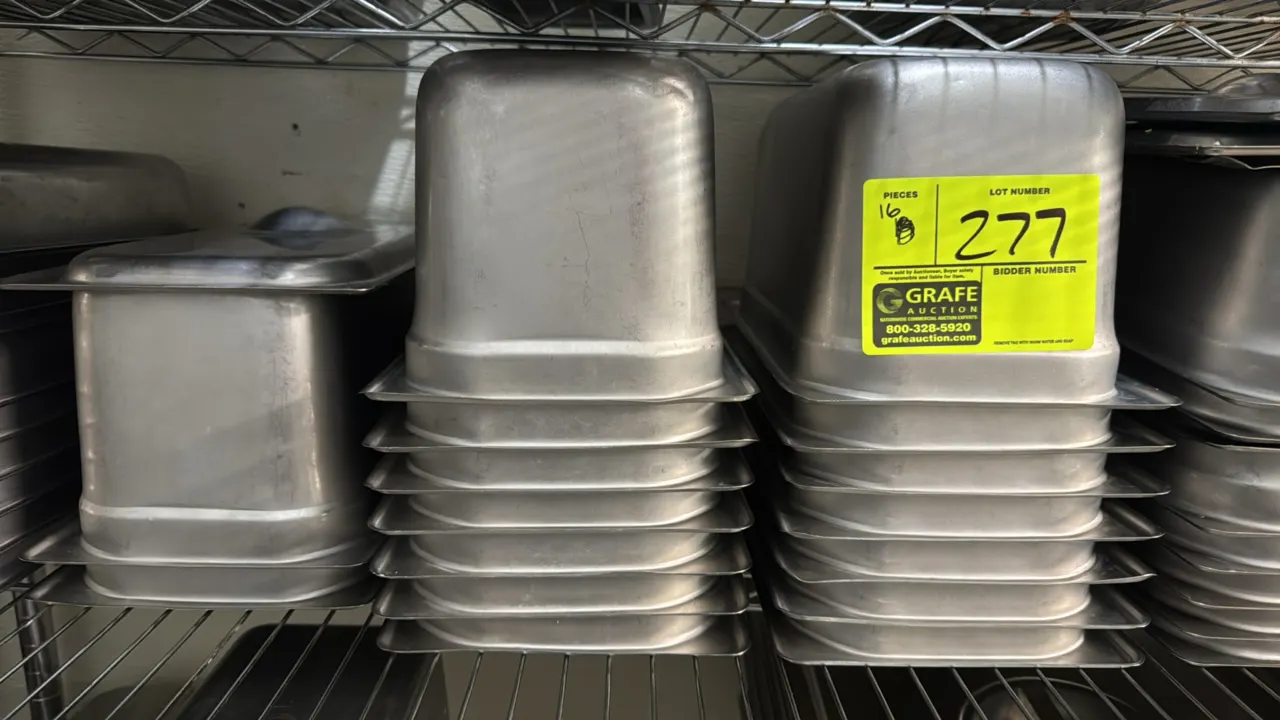 1/3-size stainless steel insert pans. Features durable stainless steel construction. 6" depth.