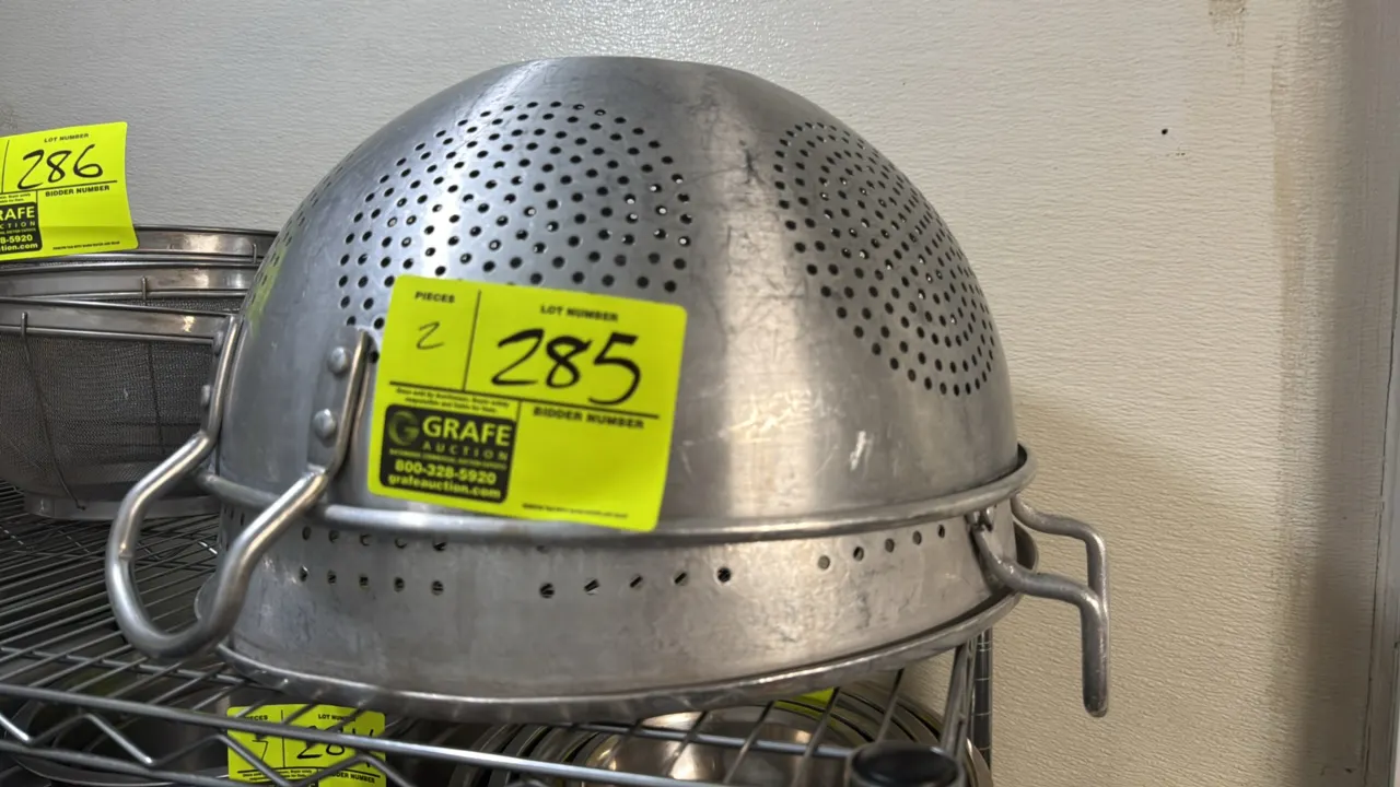 Aluminum strainers. Features perforated drain holes and dual riveted handles. 16"Dia.