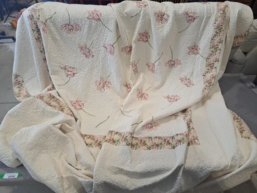 Pretty Floral Queen Size Quilt