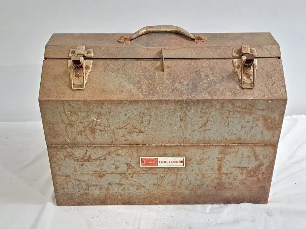 Craftsman cantilever metal tool box with quality