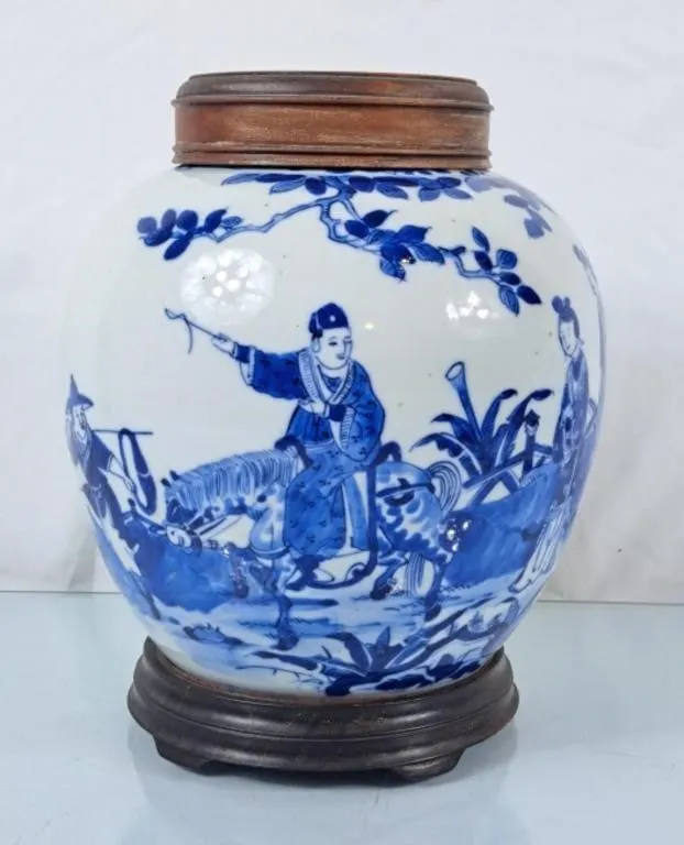 Vintage Blue & White Chinese Ginger Jar w/Wood