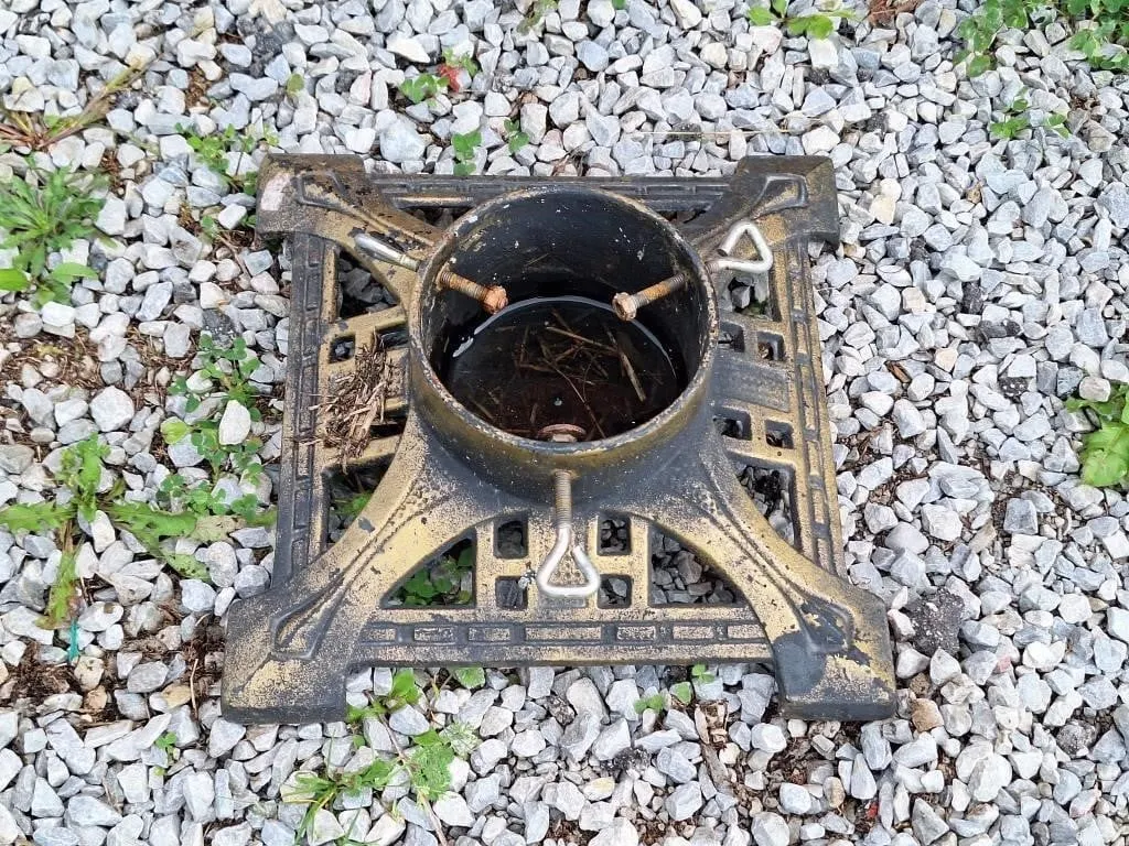 Heavy metal tree stand