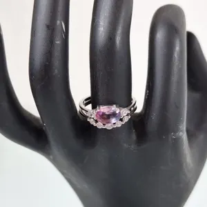 Stunning 2 piece ring set. Size 7. Unmarked.