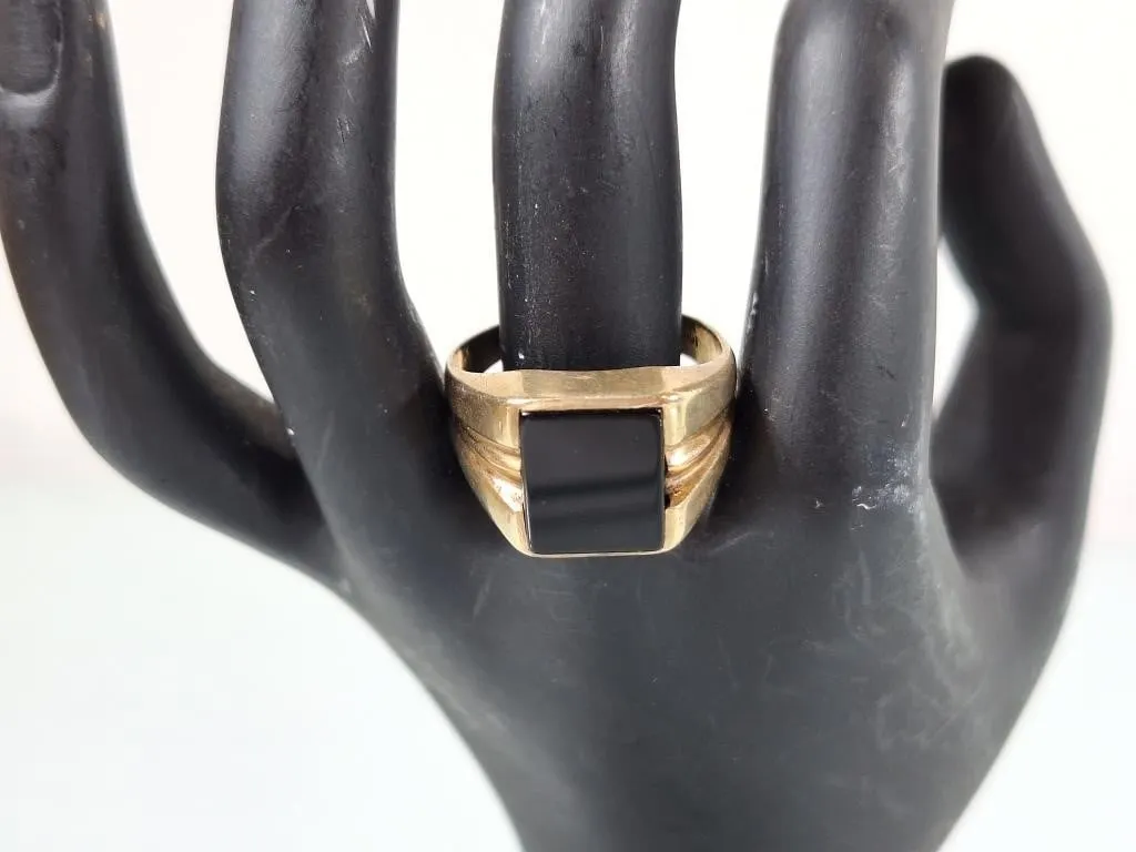 10K Square Black Onyx ring. Size 10.5