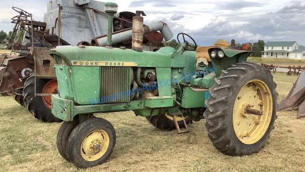 JOHN DEERE 3020 GAS TRACTOR