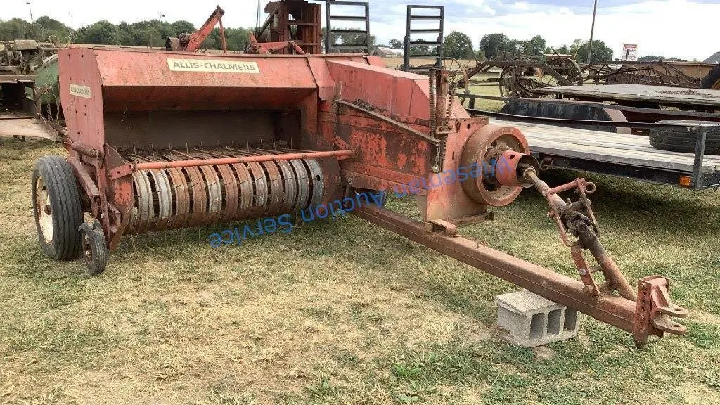 ALLIS-CHALMERS 303 TWINE SQUARE BALER