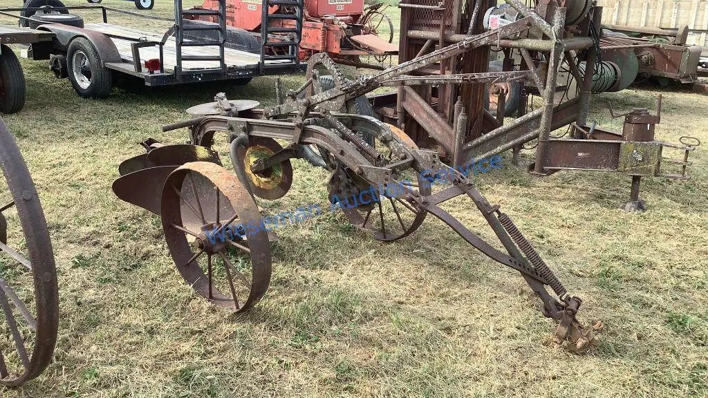2 BOTTOM DRAWN PLOW