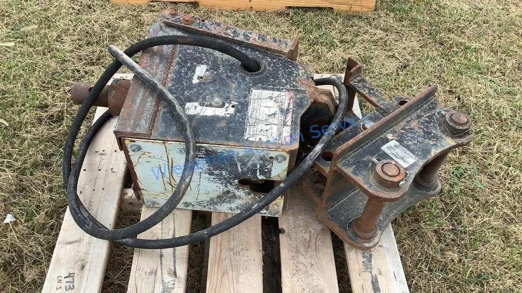 POST HOLE DIGGER FOR EXCAVATOR