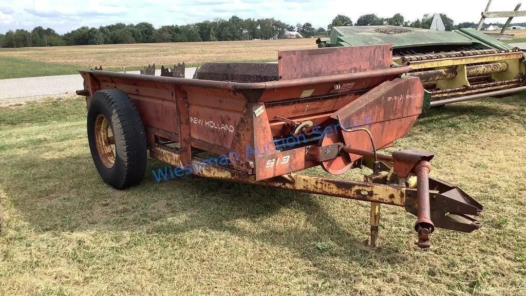 NEW HOLLAND 513 MANURE SPREADER