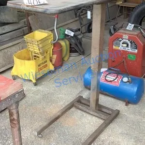STANDING TABLE