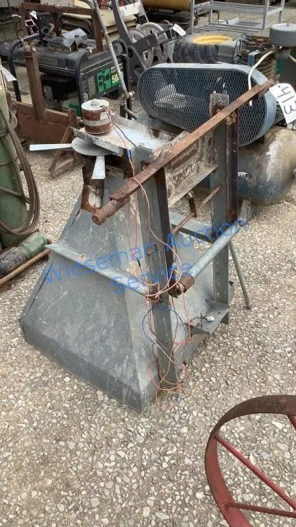 3PT GALVANIZED SEEDER - 12V