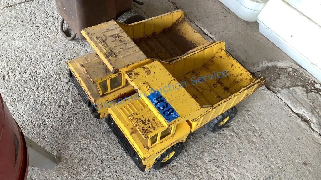 TONKA TOYS - MIGHTY TONKA TRUCKS