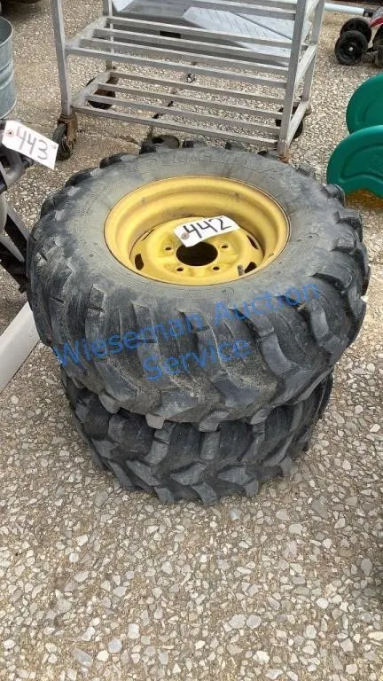 JOHN DEERE GATOR REAR TIRES WITH WHEELS