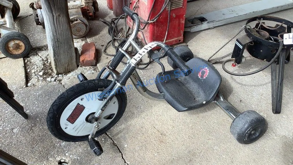 RAZOR SCREAM MACHINE TRIKE TOY