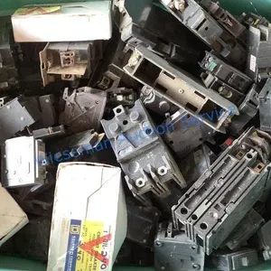VARIOUS BREAKERS IN TOTE