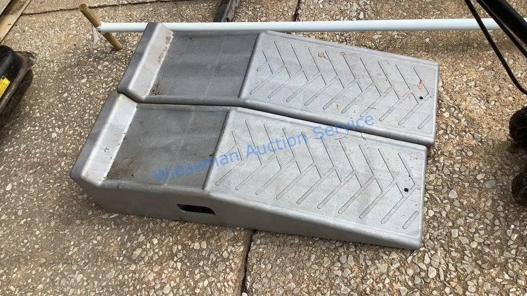 CAR RAMPS