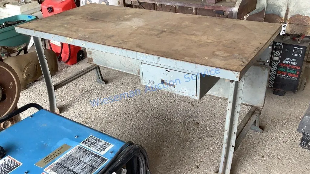 SHOP TABLE