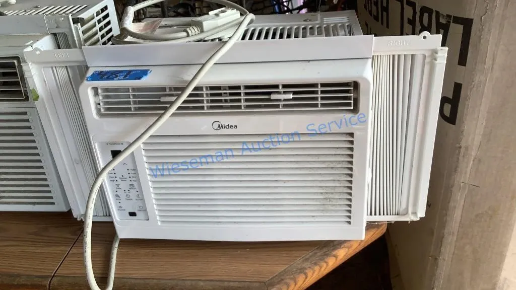 MIDEA AIR CONDITIONER - WINDOW UNIT