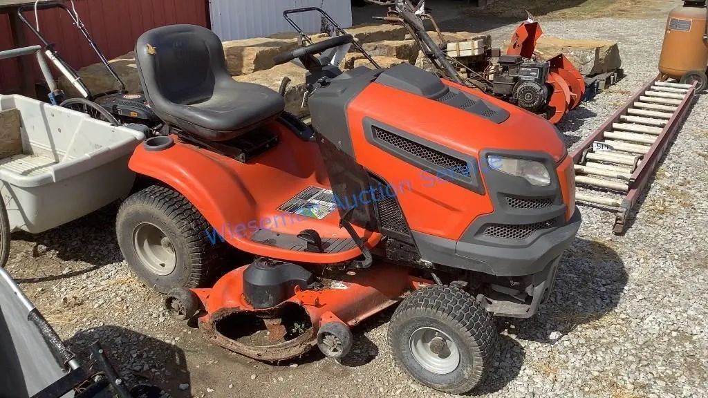 HUSQVARNA RIDING LAWN MOWER - YTH24V48