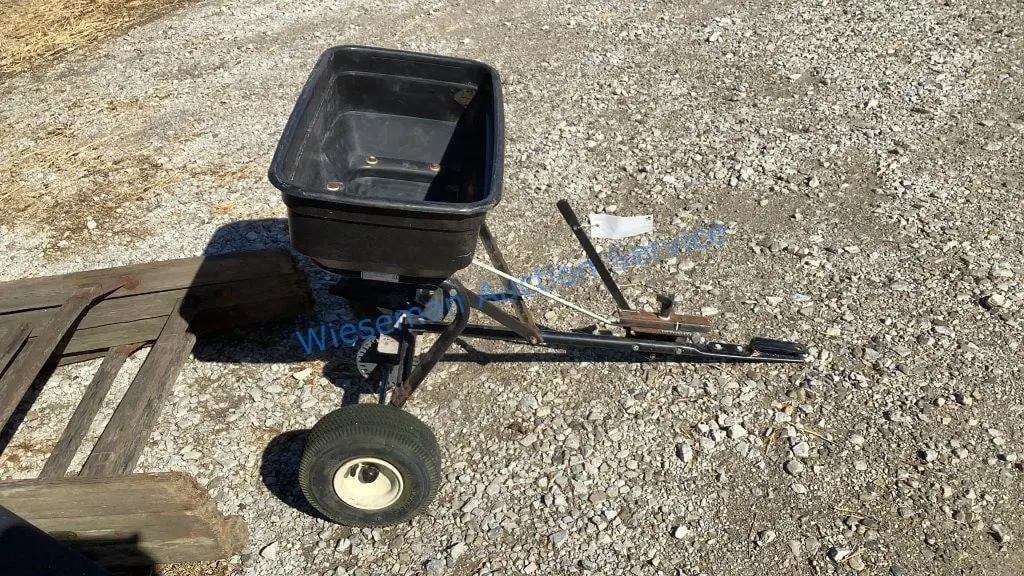 AGRI-FAB BROADCAST SPREADER 100
