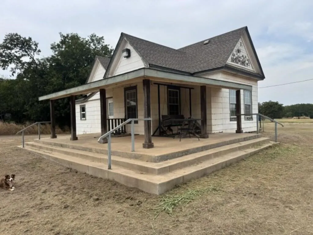 404 N ALFRED, MARSHALL OK 73056